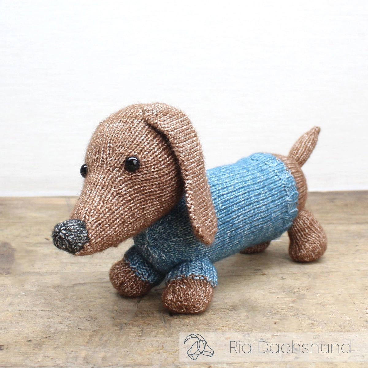 ria daschund knitting kit